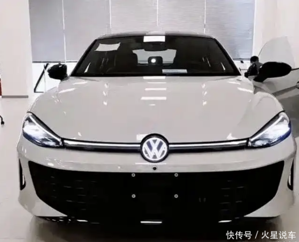 闪牛 配GTI同款发动机，凌渡L GTS实车曝光，燃油小钢炮还有戏吗？